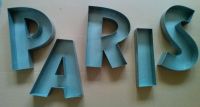 3D letters snijden in reliëf voor borden of bewegwijzering
