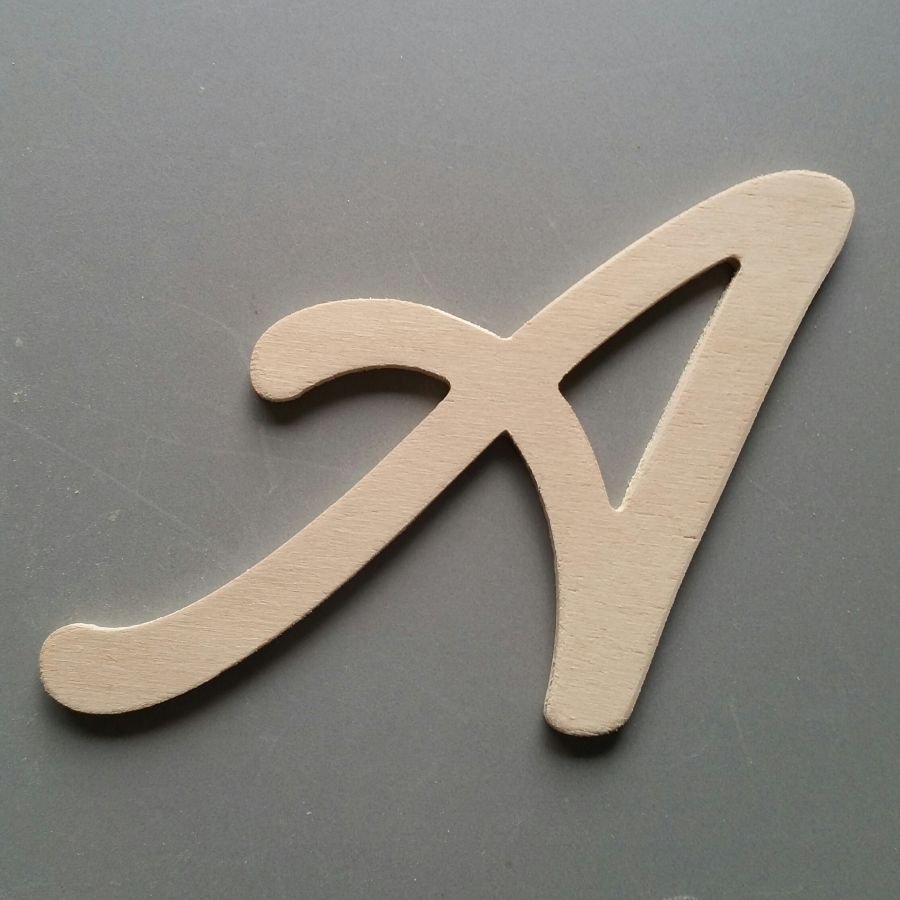 Houten brief om model COOL te schilderen