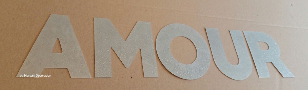 Decoratieve zinken letter LOVE 20 cm