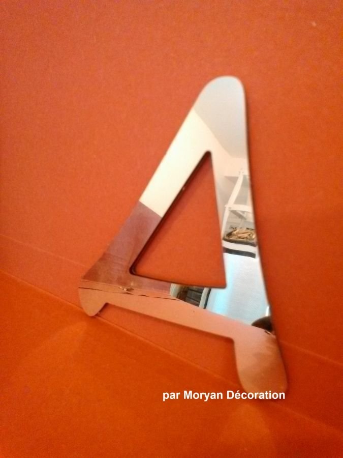 Decoratieve wandspiegel letter ANIME ACE