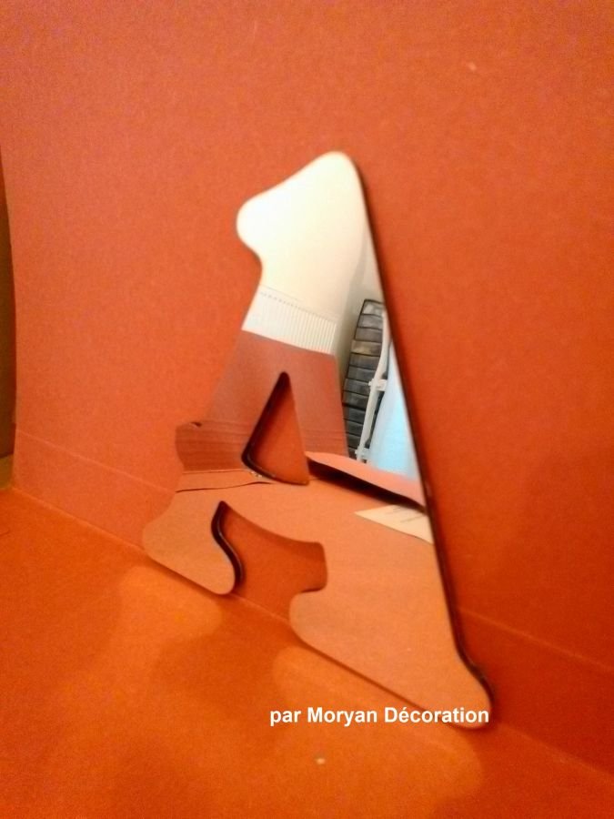 Decoratieve wandletter spiegel BELSHAW