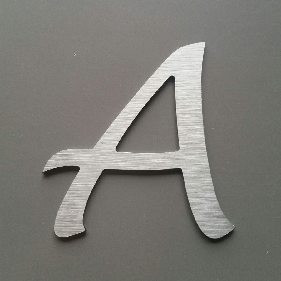 Geborstelde metalen letter LUCIDA HANDWRITING