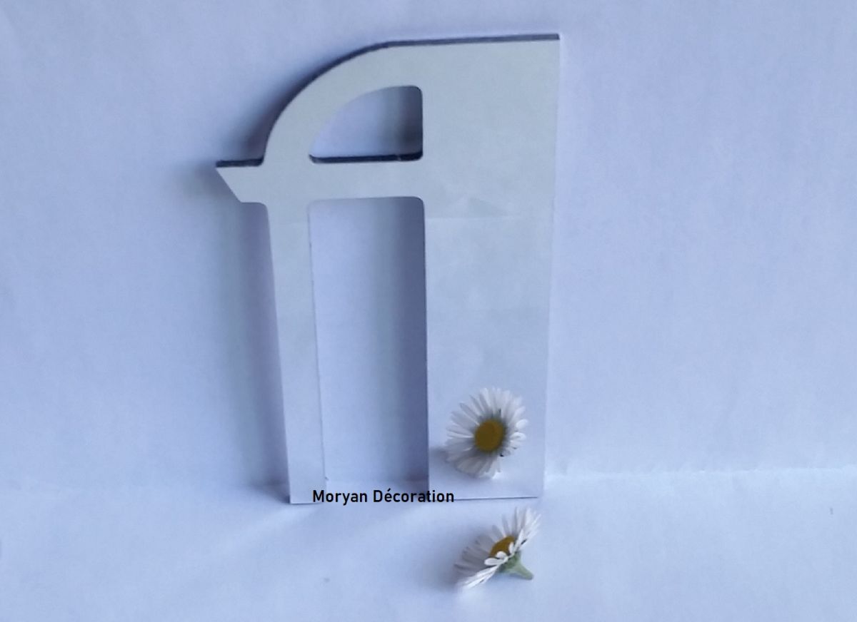 Decoratieve wandletter spiegel BETTY