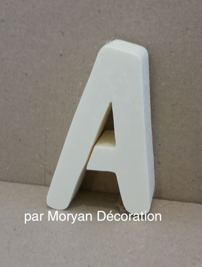Polystyreen letter DOM CASUAL