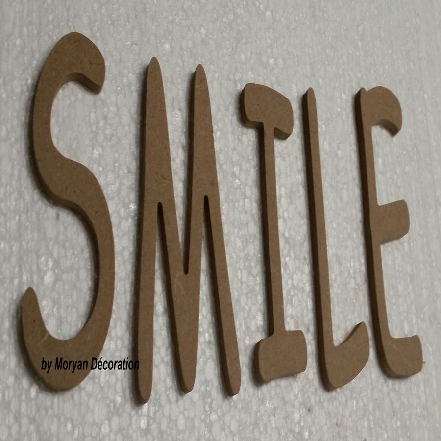 Decoratieve houten letter SMILE