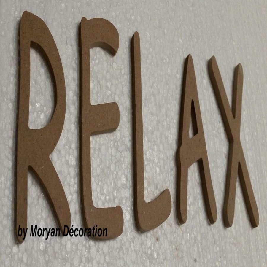 Decoratieve houten letter RELAX
