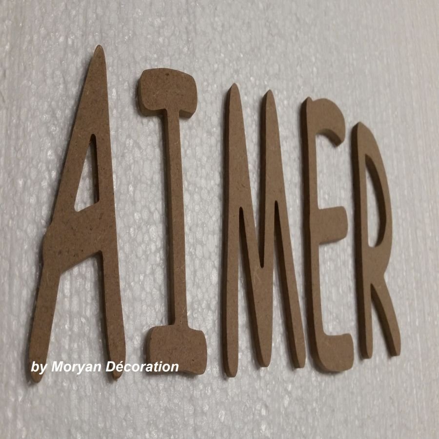 Decoratieve houten letter LOVE