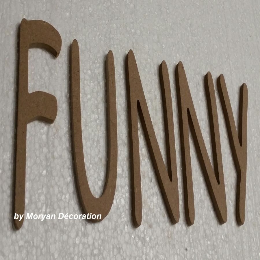 Decoratieve houten letter FUNNY