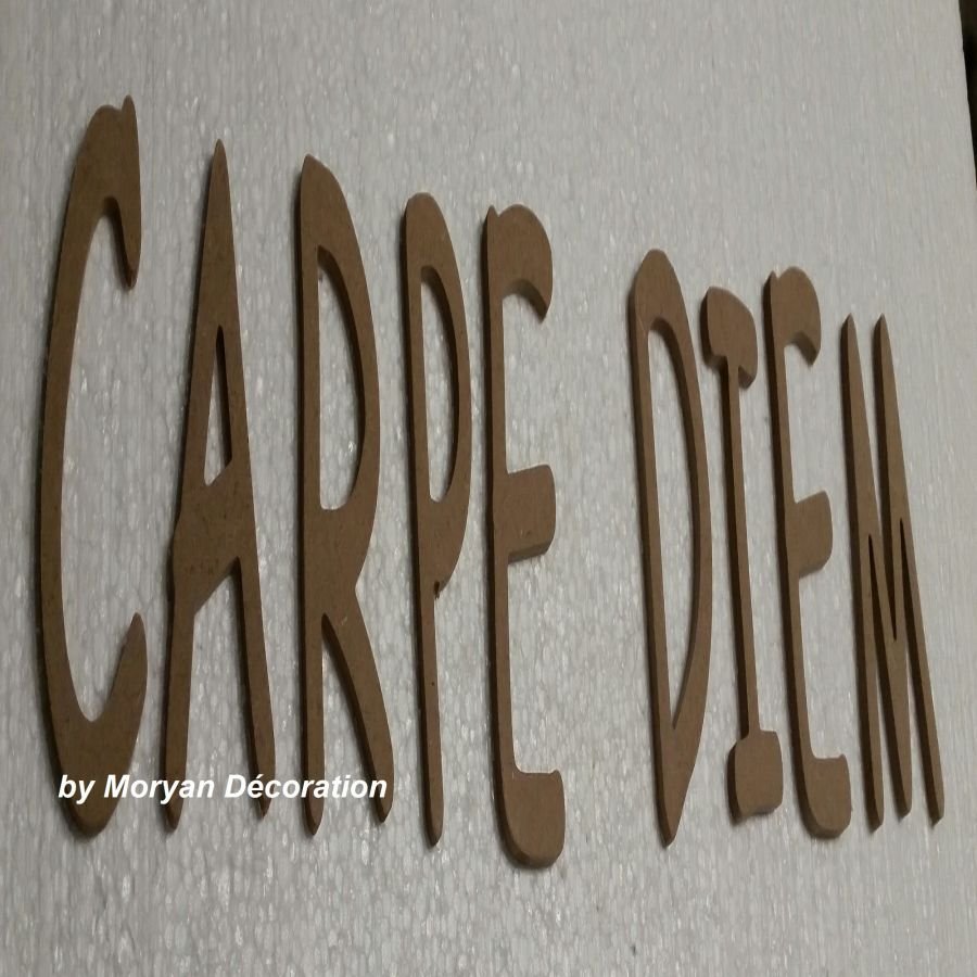 Decoratieve houten letter CARPE DIEM
