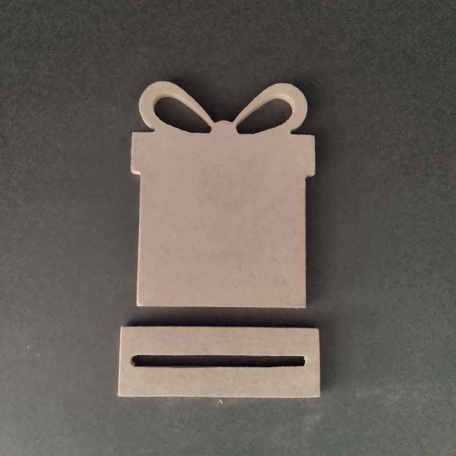 Houten standaard om KERSTGIFT te versieren