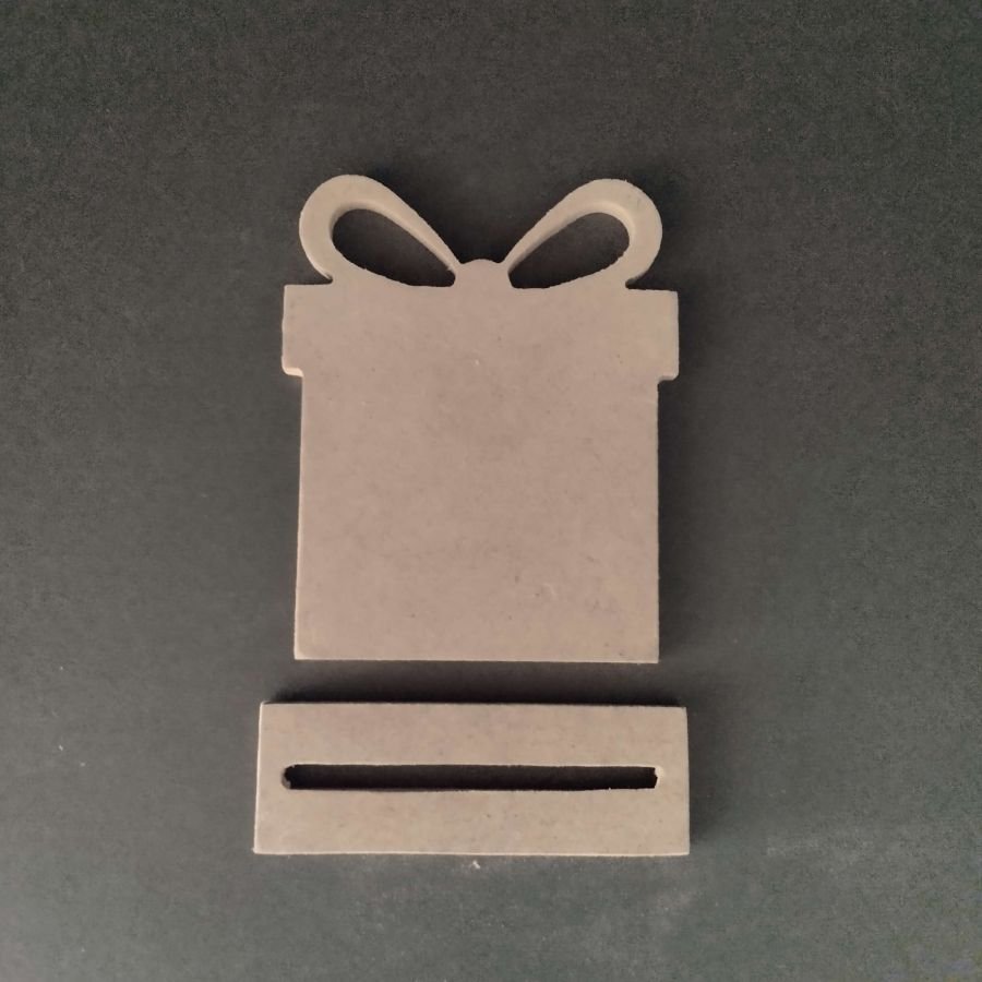 Houten standaard om KERSTGIFT te versieren
