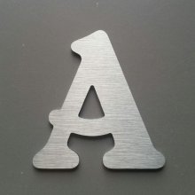 Geborstelde metalen letter BELSHAW