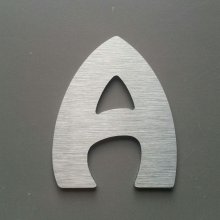 Geborstelde metalen letter HARLEQUIN