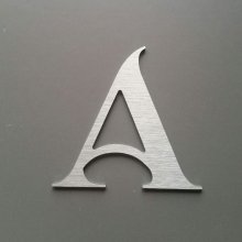 Geborstelde metalen letter SHANGRI LA