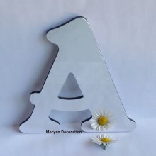 Decoratieve wandletter spiegel BELSHAW