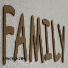 Decoratieve houten letter FAMILIE