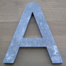 3D reliëfletter in zink DIGITALE SANS