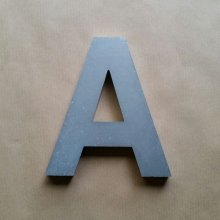 3D reliëfletter in ARIAL-zink